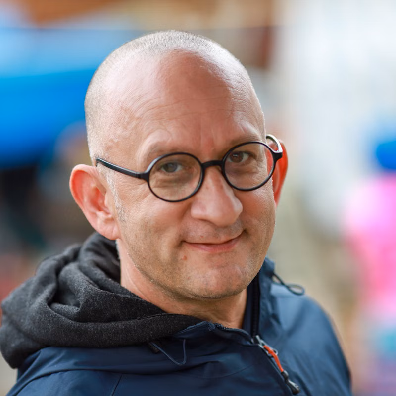 Carter’s Wash Pro’s window cleaning technician smiling in a professional headshot